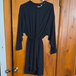 Louis Vuitton uniform Black Long-Sleeve Tie-Waist Dress
